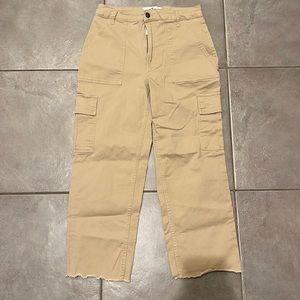 Hollister Ultra- High-Rise Cargo Dad pants 5S